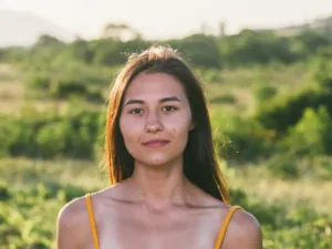 portrait of young brunette woman posing in summer 2023 11 27 05 34 58 utc